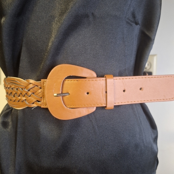 Breaded Belt W/ Elastic Back Size Small - Picture 2 of 4